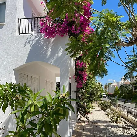 Amazing Pool&garden 50 M Sandy קורל ביי