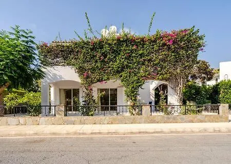 Amazing Pool&garden 50 M Sandy וילה