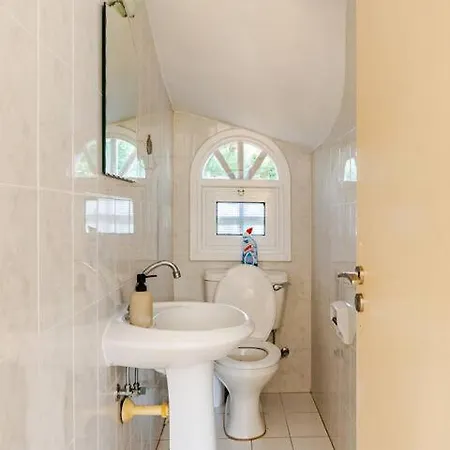 Amazing Pool&garden 50 M Sandy קורל ביי